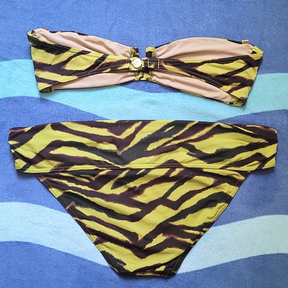 Victoria Secret bikini - Picture 3 of 4